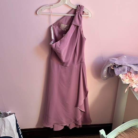 Gal Meets Glam Lavender Octavia Dress - Picture 2 of 7